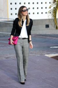 Black Pants Made Chic: Elegant Color Tricks for Moms Over 40
