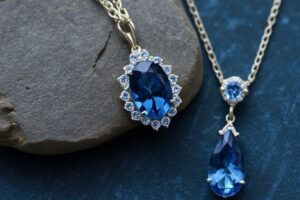 Why Blue Kyanite is a Great Gift for Someone Who Loves Unique Jewelry