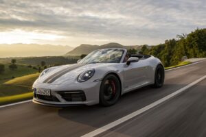 Porsche Rent in Dubai