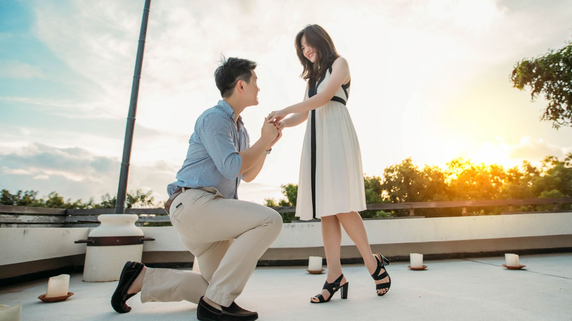 Top Expert Engagement Photoshoot Services for Couples