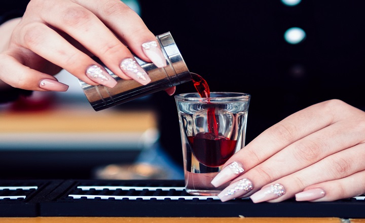 how much does it cost to gel acrylic nails