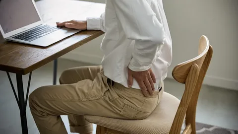 Desk Jobs Are Quietly Affecting Your Spine