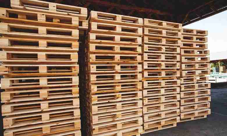 High-quality industrial pallet rack for efficient warehouse storage and organization.