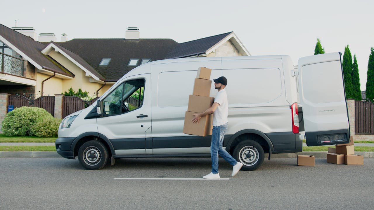 Man and Van Sutton – 4 Smart Benefits for a Smooth Move