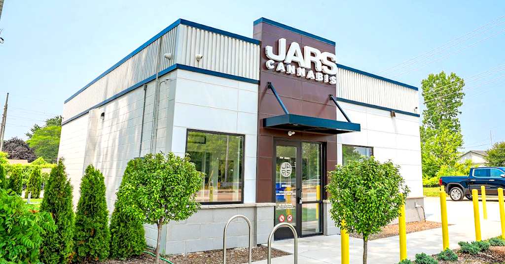 What Makes JARS Grand Rapids 40th St Unique?